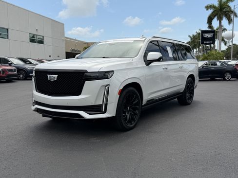 Certified 2023 Cadillac Escalade ESV Sport Platinum w/ LPO, ONYX Package AWD/4WD image 7