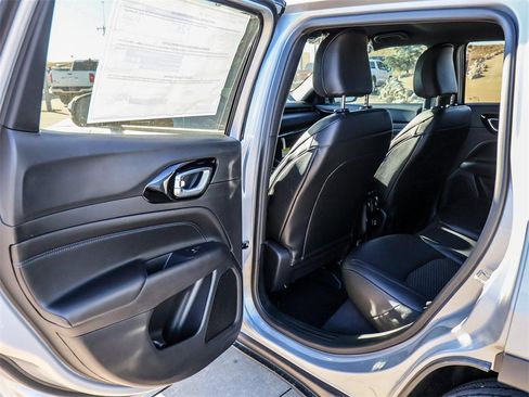 New 2026 Jeep Compass Latitude image 21