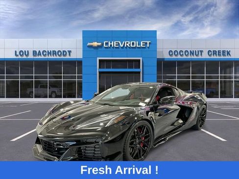Used 2025 Chevrolet Corvette Z06 w/ Stealth Interior Trim Package RWD image 4