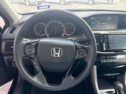 Used 2016 Honda Accord EX image 12