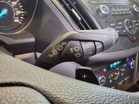 Used 2017 Ford Escape SE FWD image 16