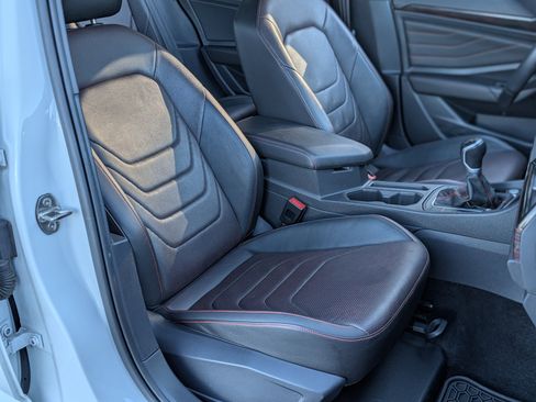 Used 2023 Volkswagen Jetta GLI Autobahn image 21