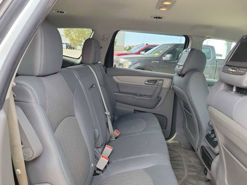Used 2017 Chevrolet Traverse LS FWD image 17