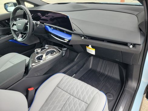 New 2026 Cadillac Optiq V AWD/4WD image 11