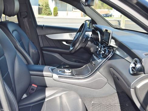 Used 2019 Mercedes-Benz GLC 300 4MATIC image 28