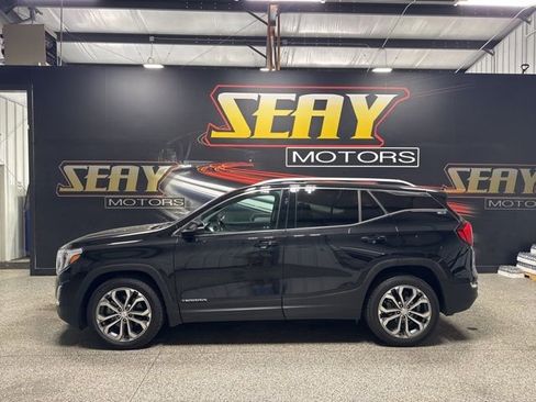 Used 2020 GMC Terrain SLT w/ Preferred Package image 2