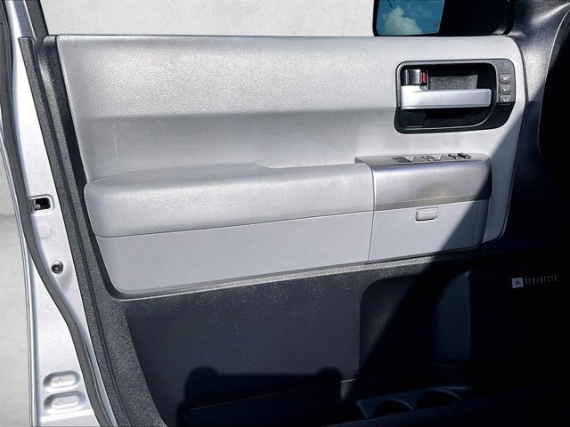 Used 2018 Toyota Sequoia Limited w/ Safety & Convenience Package RWD image 18