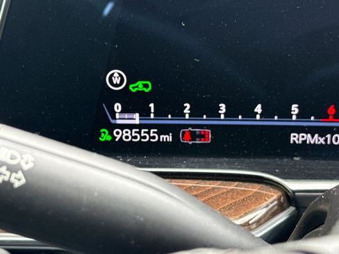 Used 2022 Cadillac Escalade ESV Sport Platinum image 31