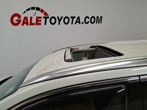 Used 2018 Toyota Highlander AWD V6 image 8