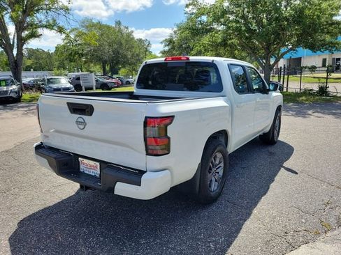 Used 2025 Nissan Frontier SV w/ SV Convenience Package RWD image 2