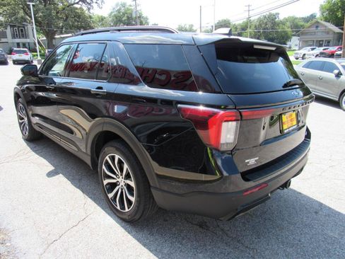 Used 2025 Ford Explorer ST-Line AWD/4WD image 10