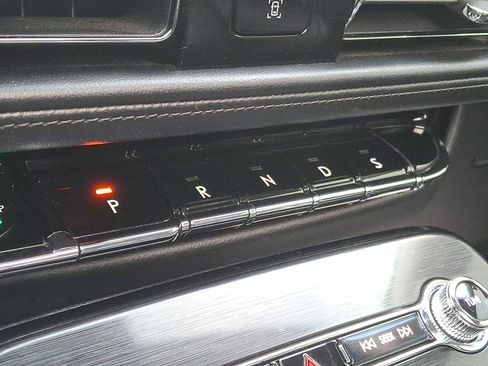 Used 2021 Lincoln Nautilus Reserve image 11