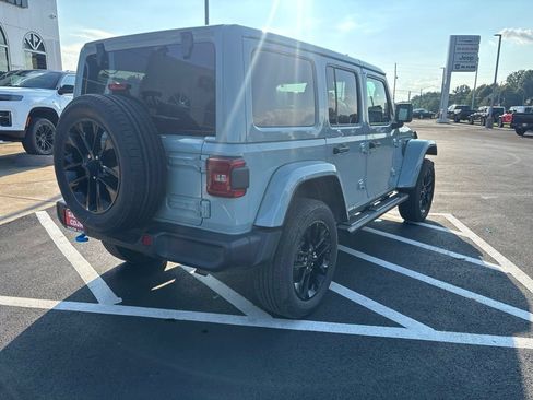 Used 2024 Jeep Wrangler Unlimited Sahara w/ Safety Group AWD/4WD image 12