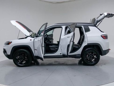 Used 2024 Jeep Compass Trailhawk image 19