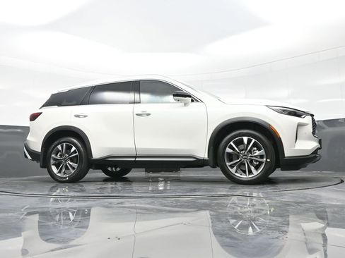 Certified 2025 INFINITI QX60 Luxe w/ Vision Package AWD/4WD image 34