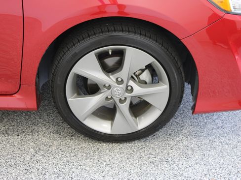 Used 2012 Toyota Camry SE FWD image 5