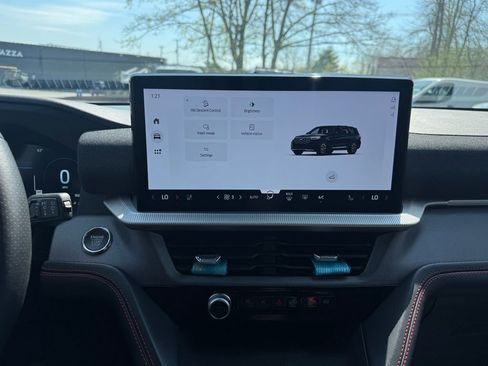 Used 2025 Ford Explorer ST-Line image 31