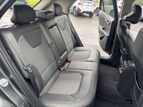 Used 2023 Kia Niro EX image 15