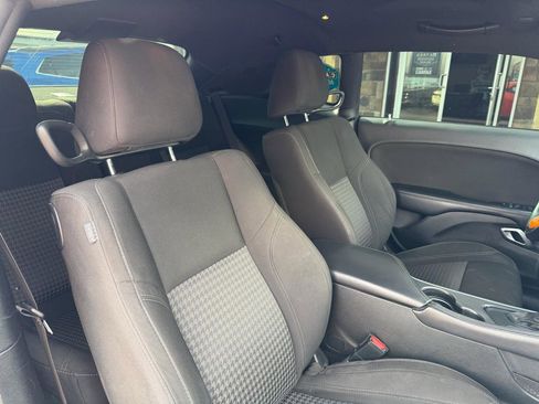 Used 2020 Dodge Challenger SXT w/ Blacktop Package image 19