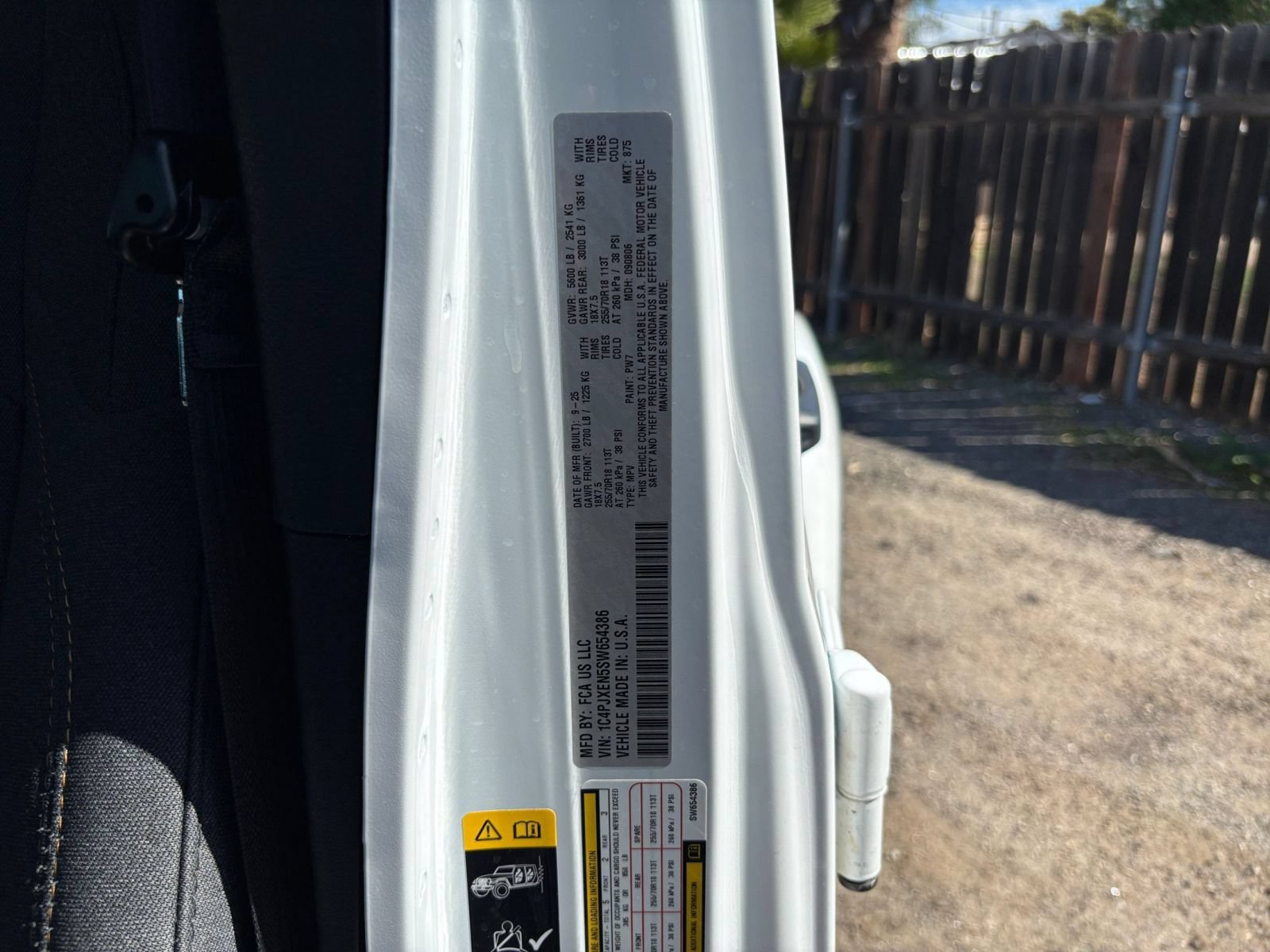 Used 2025 Jeep Wrangler Unlimited Sahara AWD/4WD image 28