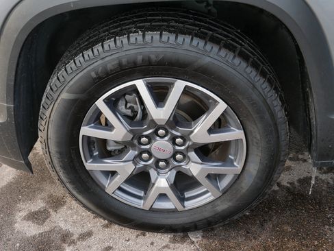 Used 2023 GMC Acadia SLT image 15