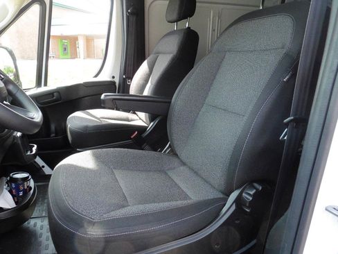 Used 2025 RAM ProMaster 2500 w/ Convenience Group FWD image 5