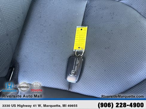 Used 2023 Toyota Highlander Platinum image 28