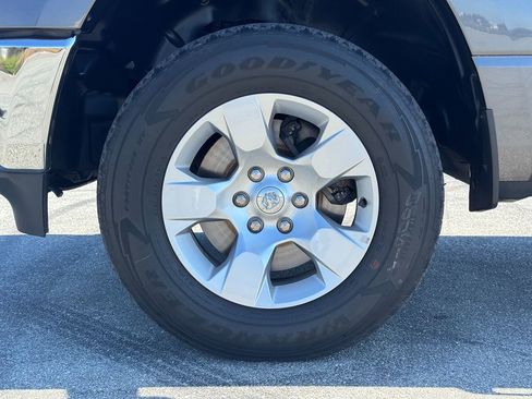 Used 2019 RAM 1500 Big Horn image 15