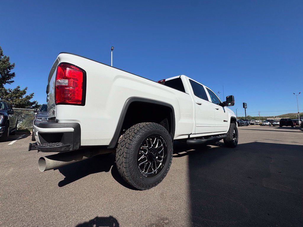 Used 2019 GMC Sierra 2500 SLT w/ All Terrain HD Package AWD/4WD image 6
