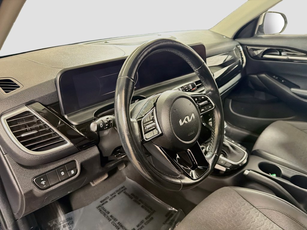 Used 2024 Kia Seltos S AWD/4WD image 11
