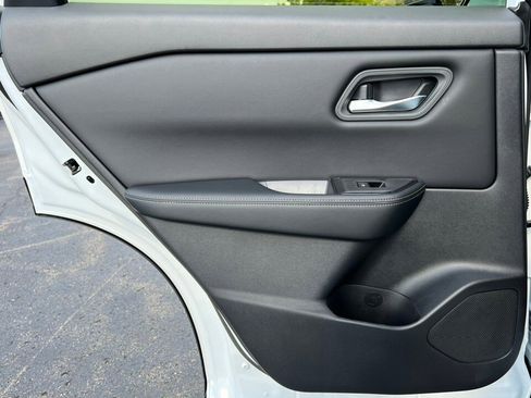 New 2026 Nissan Rogue SV image 31