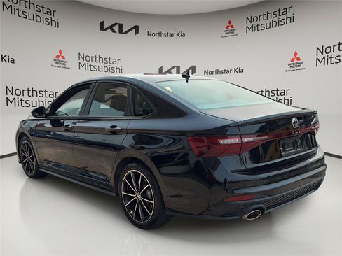 Used 2025 Volkswagen Jetta GLI Autobahn FWD image 4