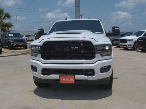 Used 2023 RAM 2500 Limited AWD/4WD image 3