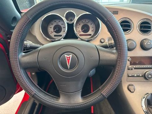 Used 2007 Pontiac Solstice Convertible RWD image 12