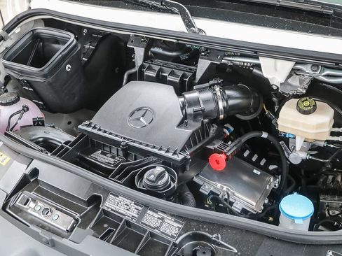 Used 2025 Mercedes-Benz Sprinter 2500 image 25