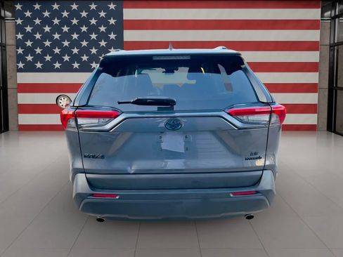 Used 2020 Toyota RAV4 LE w/ All Weather Liner Package AWD/4WD image 6