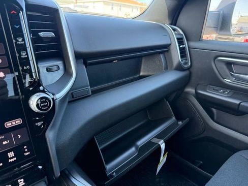 New 2026 RAM 1500 4x4 Crew Cab image 35