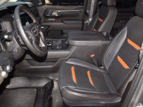 Used 2025 GMC Sierra 1500 AT4 w/ AT4 Premium Package AWD/4WD image 13