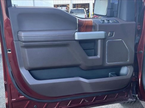 Used 2015 Ford F150 King Ranch w/ Equipment Group 601A Luxury AWD/4WD image 25