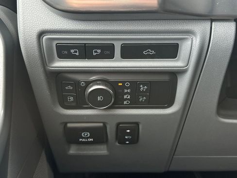 Used 2022 Ford F150 Lariat w/ Max Trailer Tow Package image 28