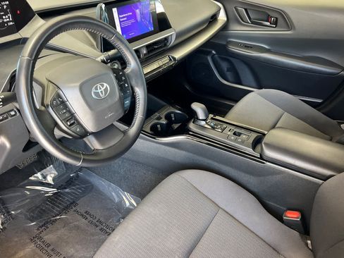 Certified 2023 Toyota Prius LE FWD image 11