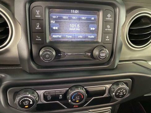 Used 2018 Jeep Wrangler Sport AWD/4WD image 22