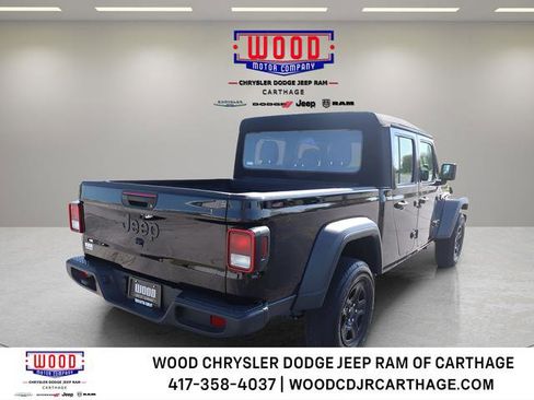 Used 2024 Jeep Gladiator Sport AWD/4WD image 3