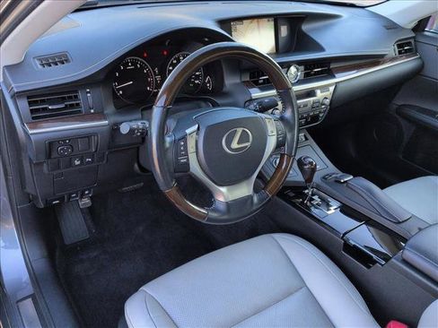 Used 2015 Lexus ES 350 w/ Luxury Package image 9