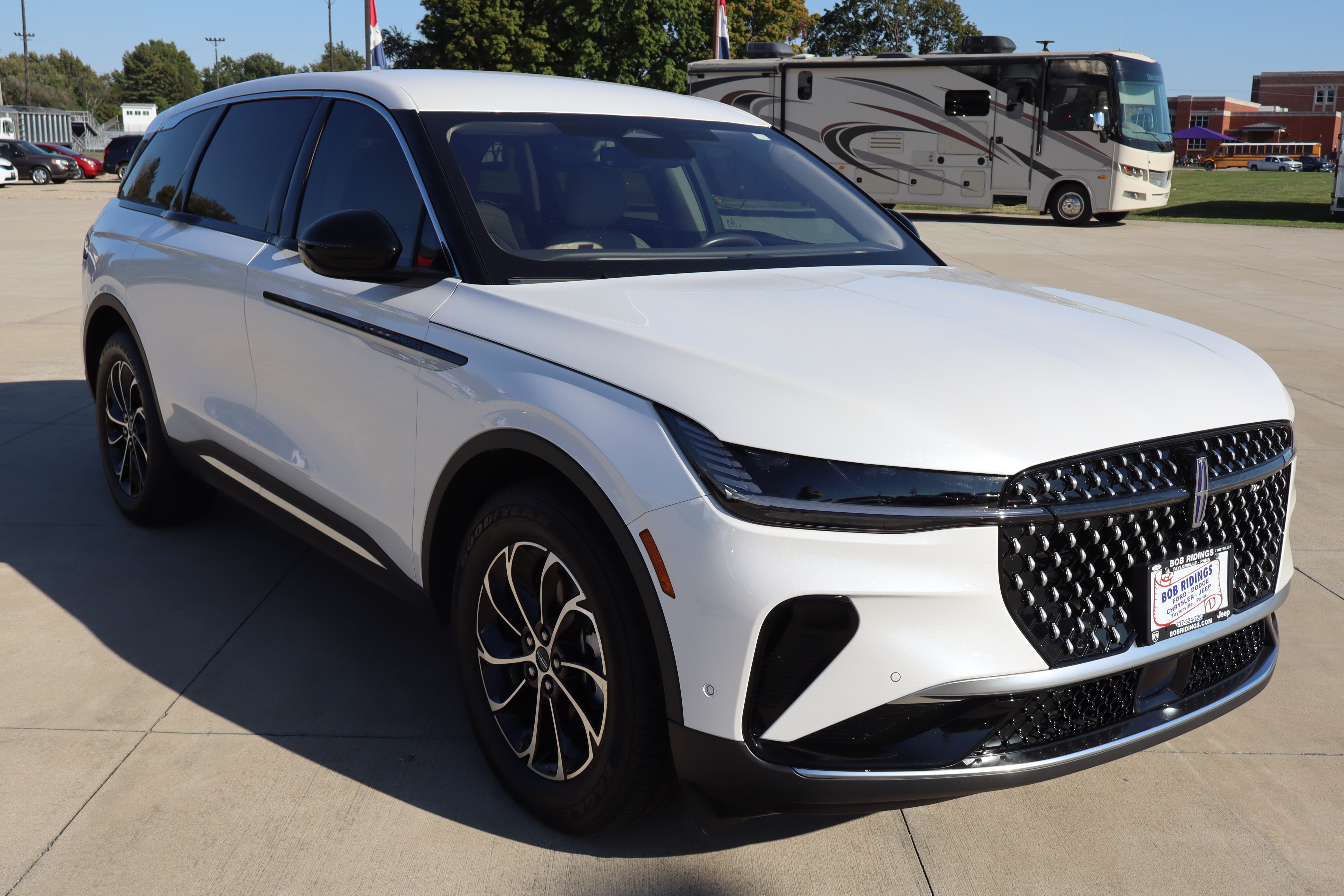 Used 2024 Lincoln Nautilus Premier AWD/4WD image 3