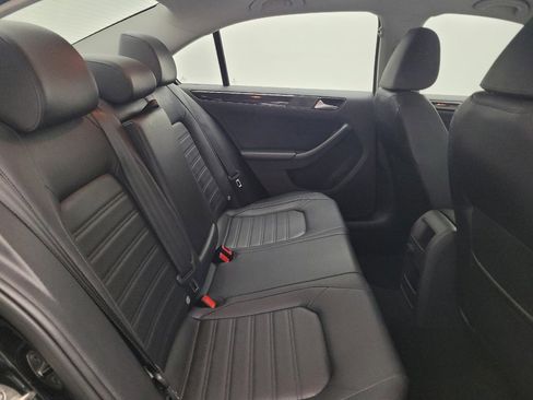 Used 2017 Volkswagen Jetta SEL Premium image 19
