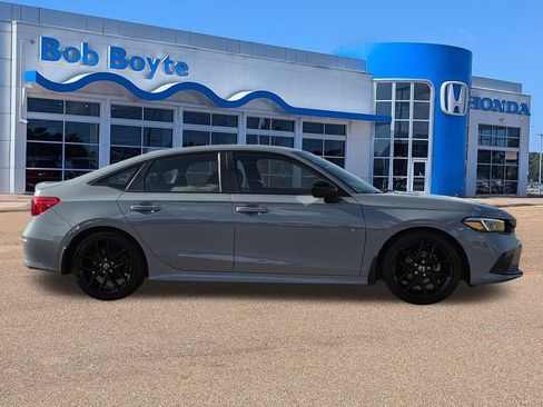 Used 2024 Honda Civic Sport image 4