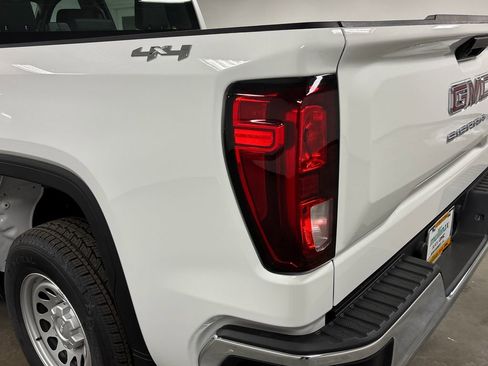 New 2026 GMC Sierra 1500 Pro AWD/4WD image 15