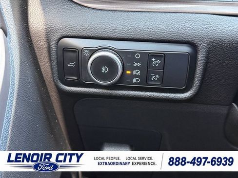 Used 2024 Ford Explorer Limited w/ Limited Technology Package AWD/4WD image 19