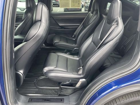 Used 2018 Tesla Model X 75D image 16